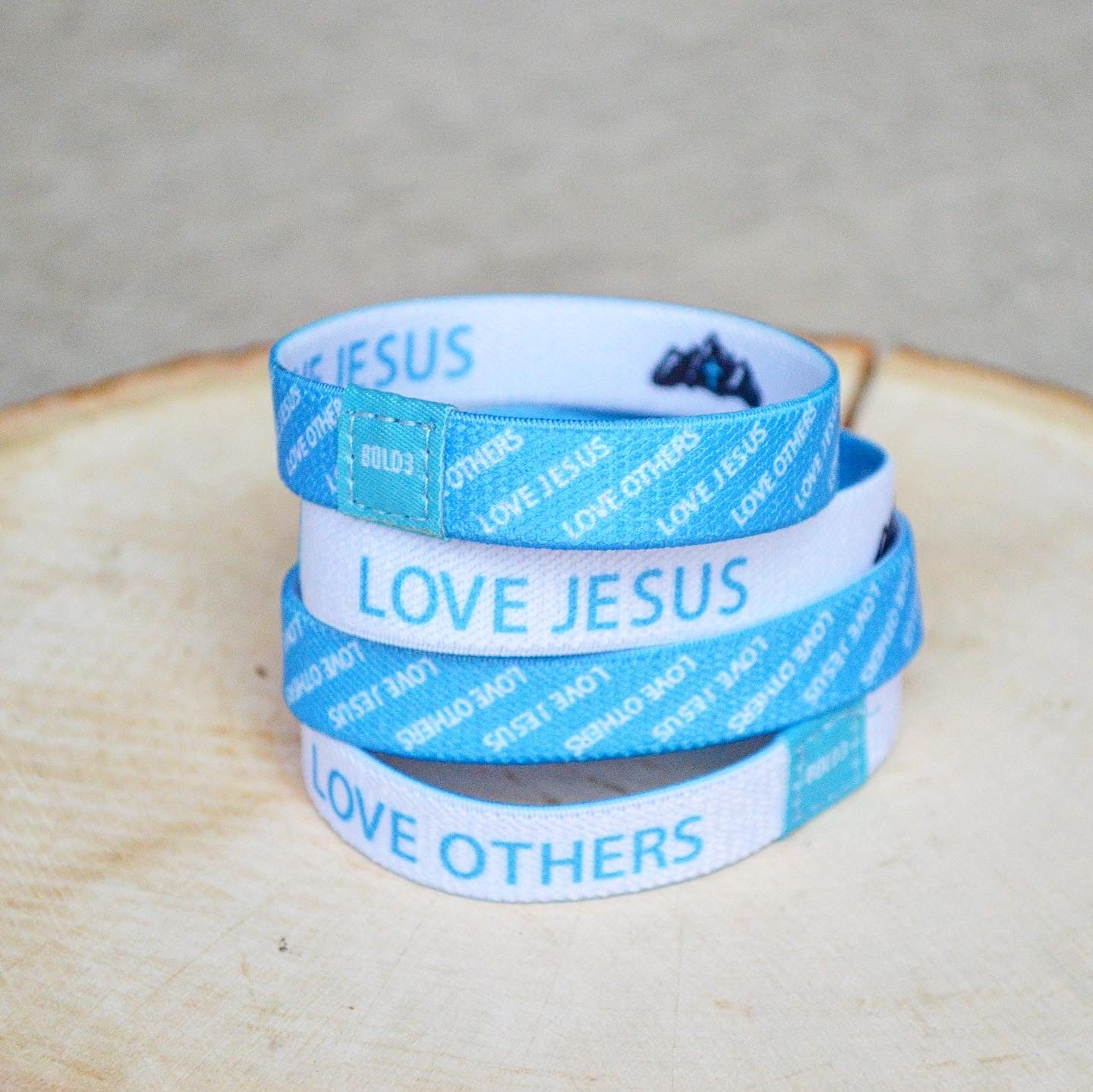 Love Jesus, Love Others Bracelet wristband - 4 Pack